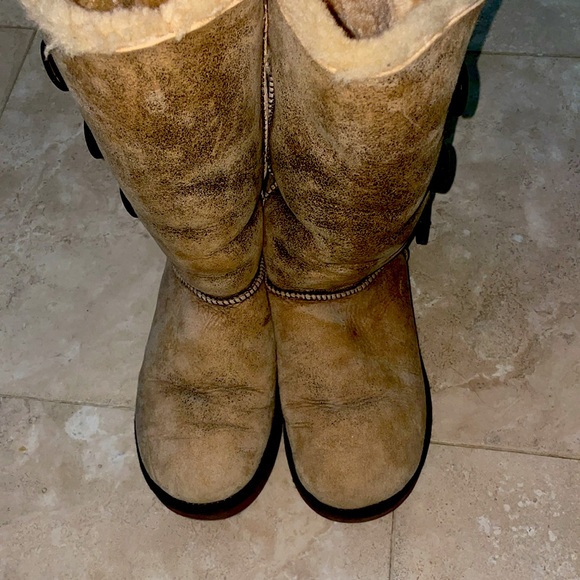 Ugg boots - Picture 2 of 2